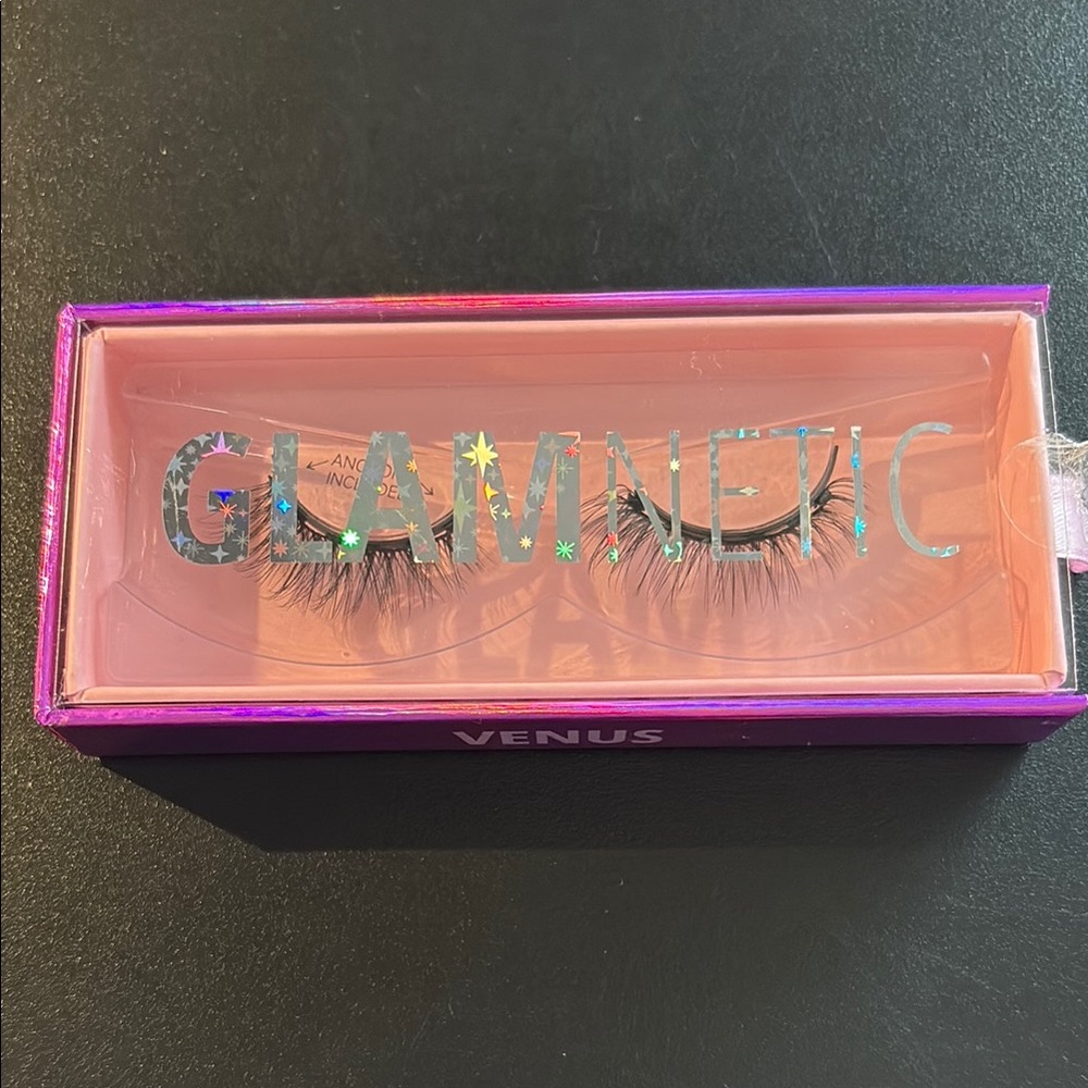 Dramatic Black Voluminous Lashes